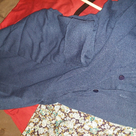 2 piece Ny&Company Aubrey capris and sweater ( can wear boots with capris) - Picture 4 of 7